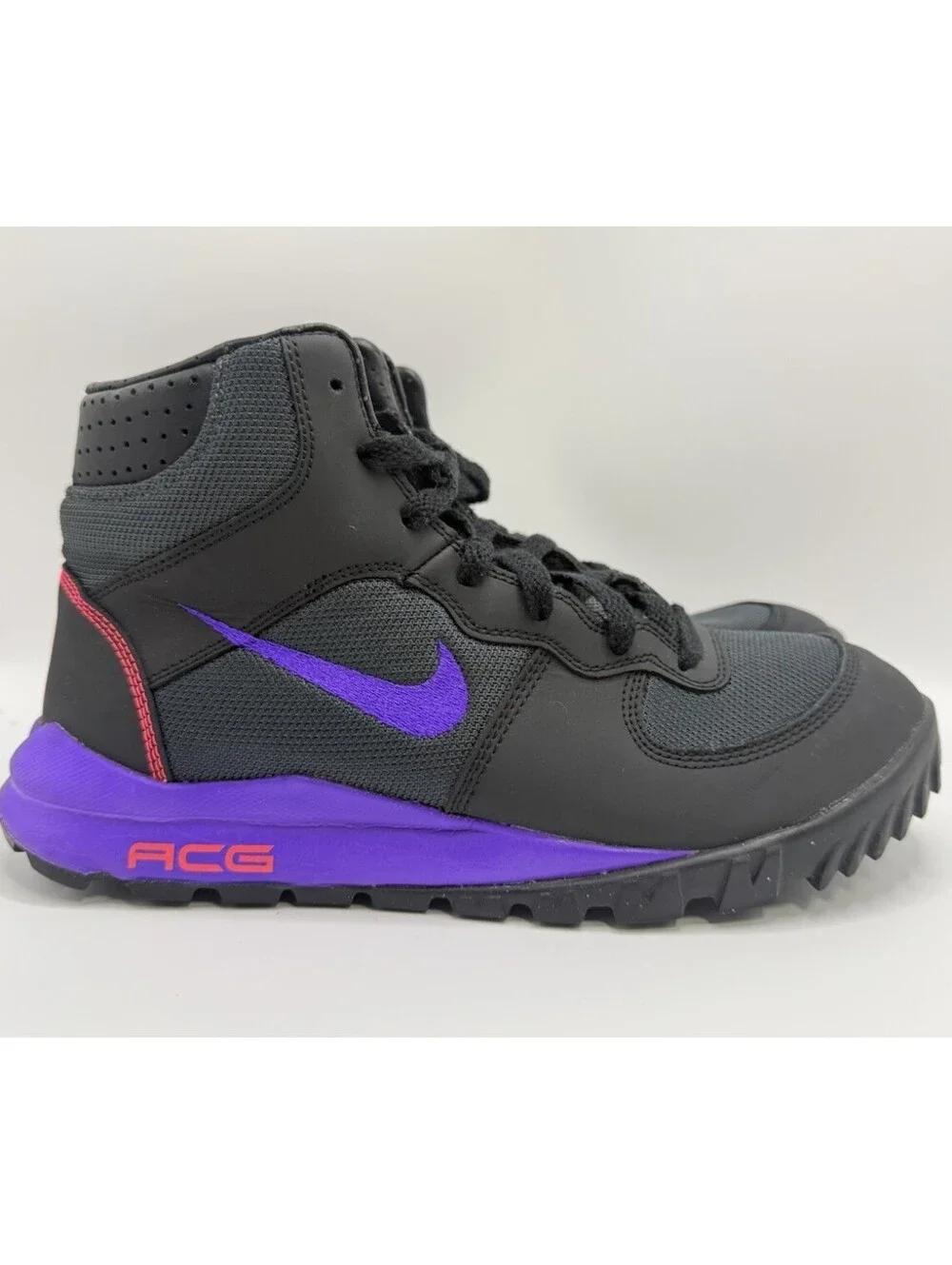 Nike Men's TAKOS ACG MID LE Size 8.5 Black Purple Rare 386356-450